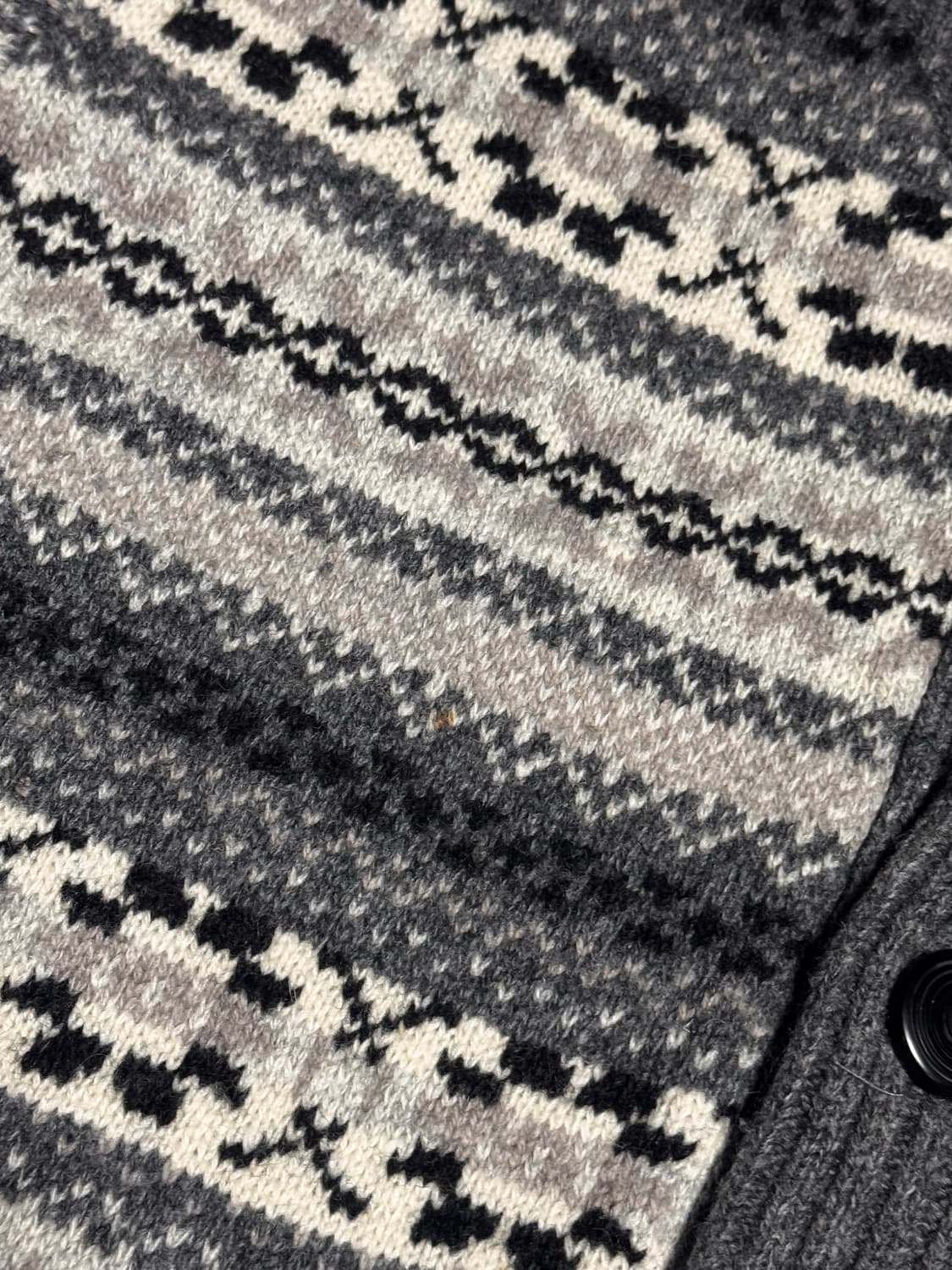 [L] 백 넘버 숄 카라 기하학 패턴 니트 가디건 상품이미지5