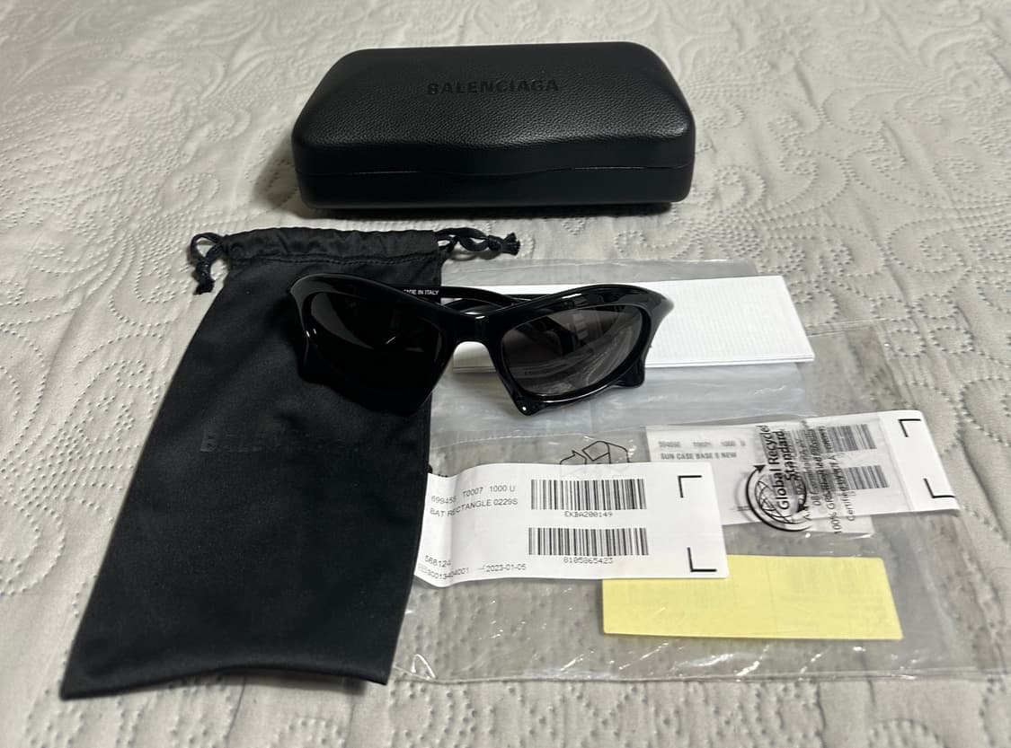 발렌시아가 배트 선글라스 상품이미지1