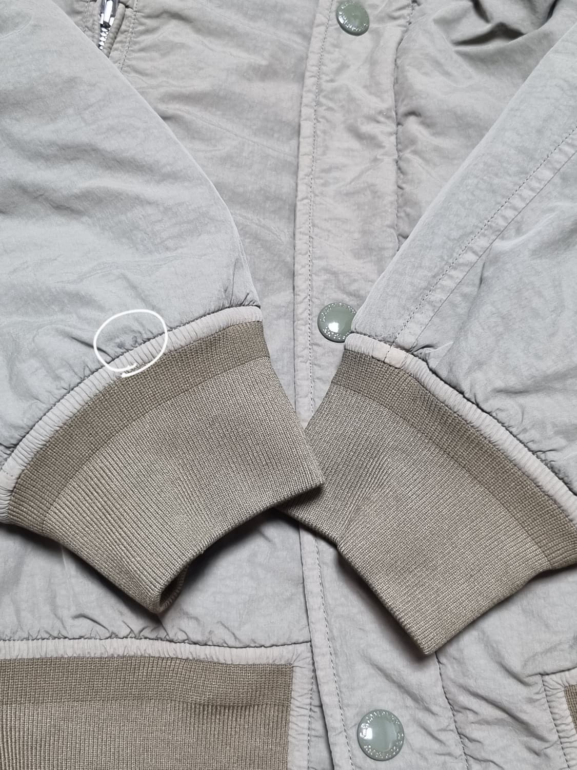 cp컴퍼니 플랫 나일론 후드 패딩자켓 상품이미지8