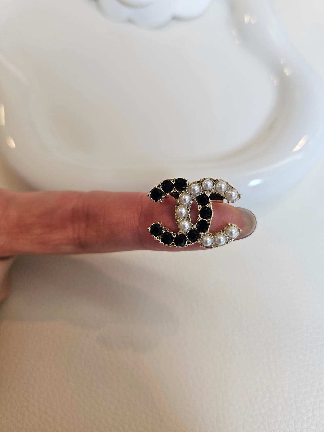 샤넬 블랙스톤&진주 미니 브로치 업사이클링 상품이미지1