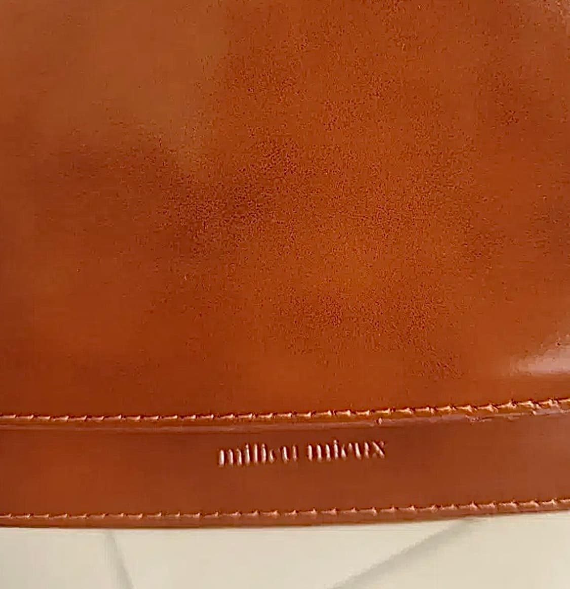 밀리유미유 브라운 에나멜 숄더백 디자이너브랜드 상품이미지6