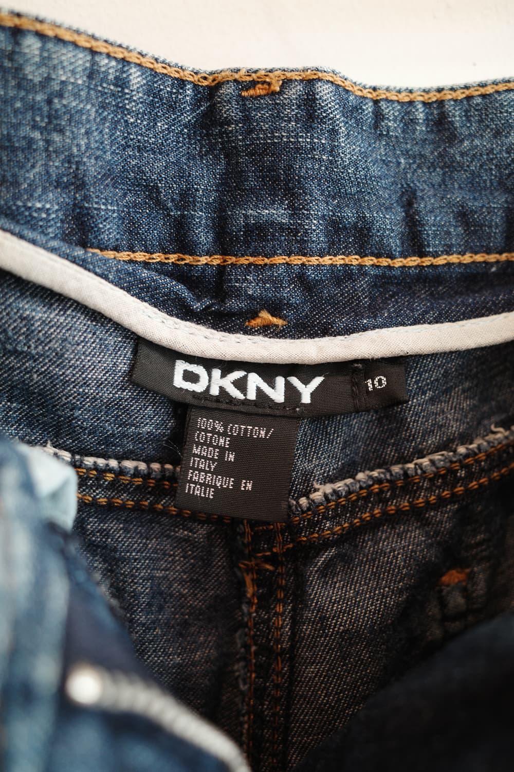 DKNY 부츠컷 밑단 데님 (MADE IN ITALY) 상품이미지4