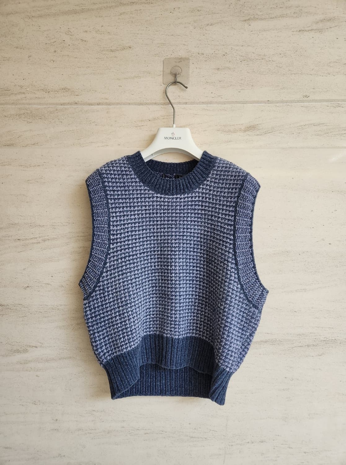 풋조이 벨로아 크롭 니트베스트 66~날씬77사이즈(L) 상품이미지6