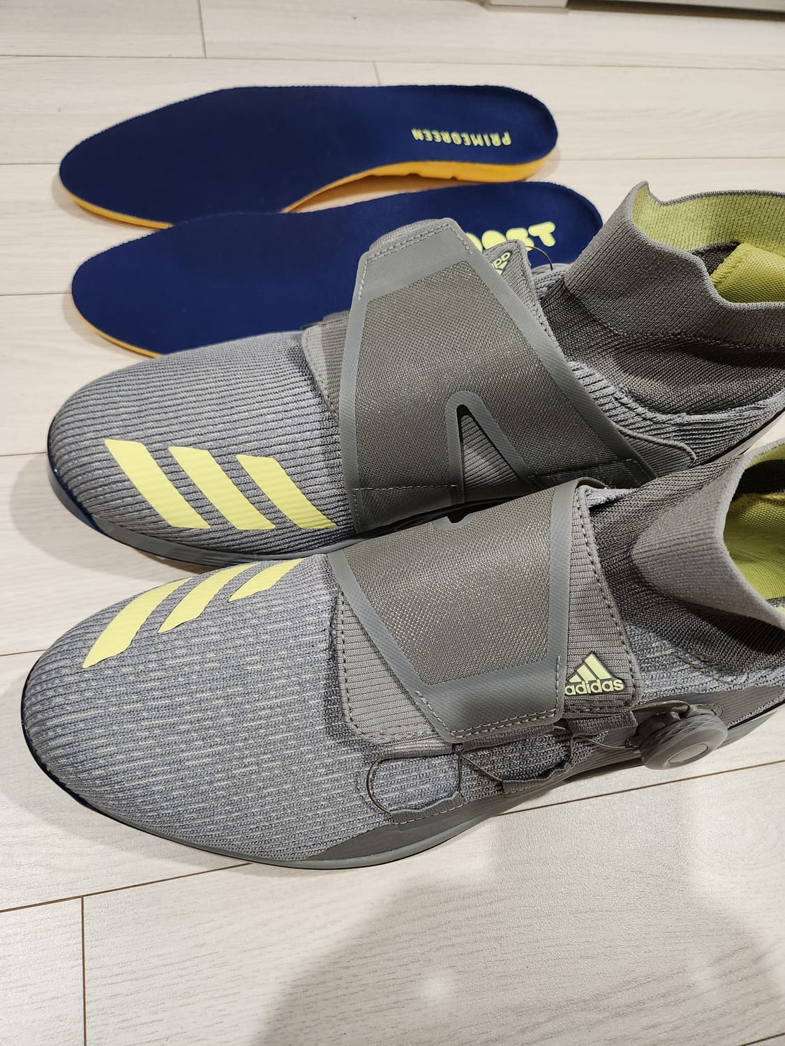 새상품)아디다스 골프화 ZG21 모션 보아 GZ5277 사이즈285

박 상품이미지3