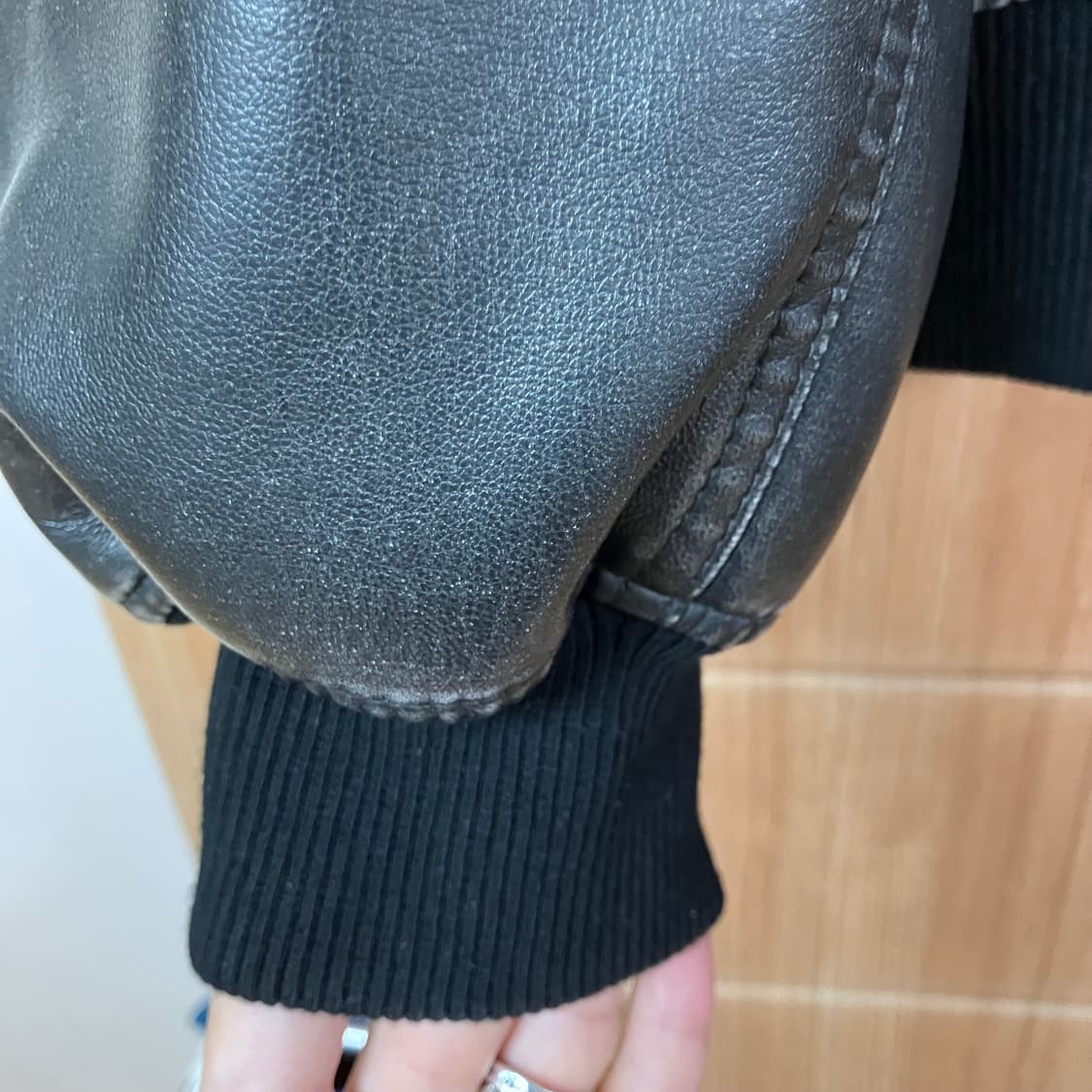 마뗑킴 백프린트워시드 레더점퍼  상품이미지5