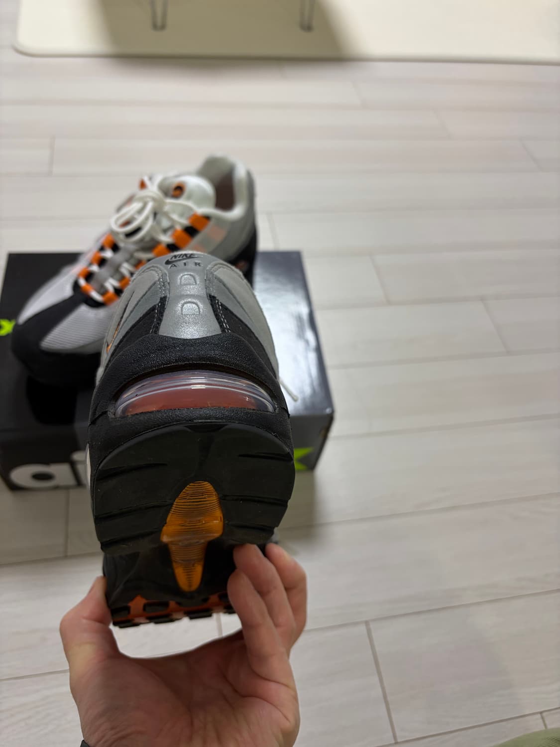 나이키 에어맥스95 big kids 브라이트 만다린 상품이미지6