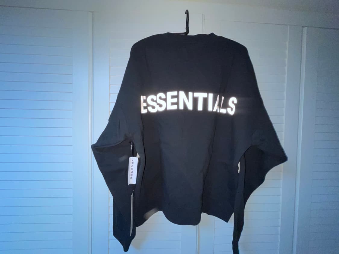 피오갓 Essentials 리플렉티브 맨투맨 새제품 M 팝니다 상품이미지3