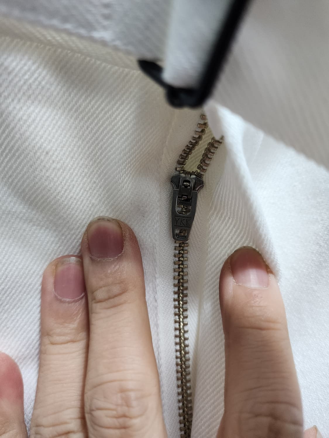 AVECDESIGN 아베크디자인 벨티드 화이트 버뮤다팬츠  상품이미지4