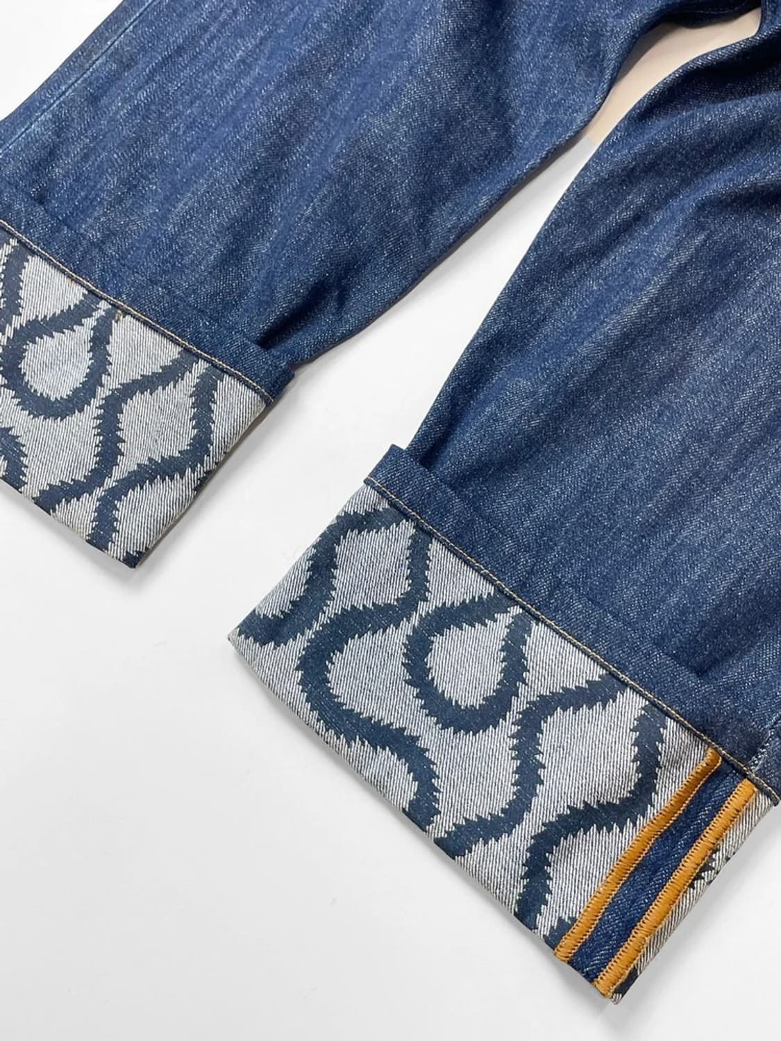 비비안웨스트우드 테이퍼드핏 배색 데님 팬츠 A1403 상품이미지4