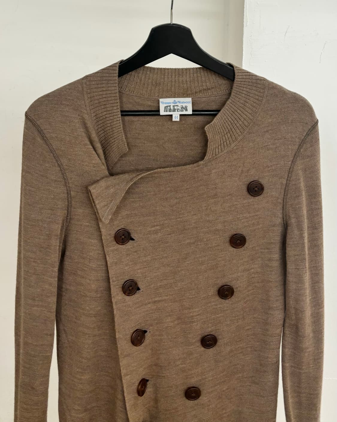 비비안웨스트우드 브라운 사선 버튼 니트 가디건 상품이미지2