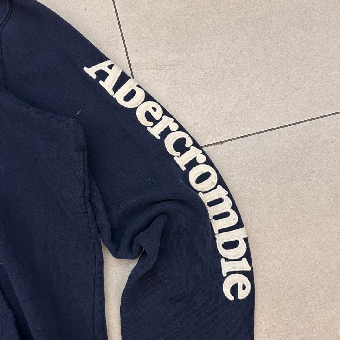 아베크롬비 사이드 로고 후드티 네이비 상품이미지5