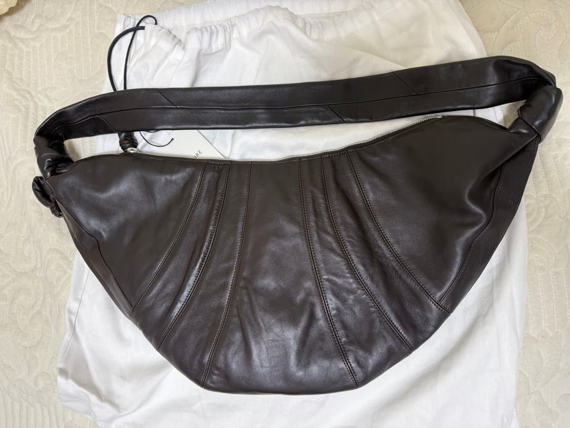 르메르 크루아상백 라지 다크초코 양가죽 상품이미지1