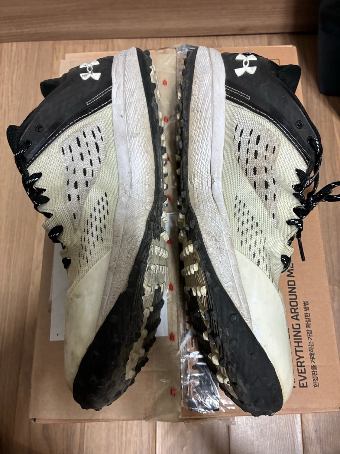 언더아머 운동화 상품이미지3