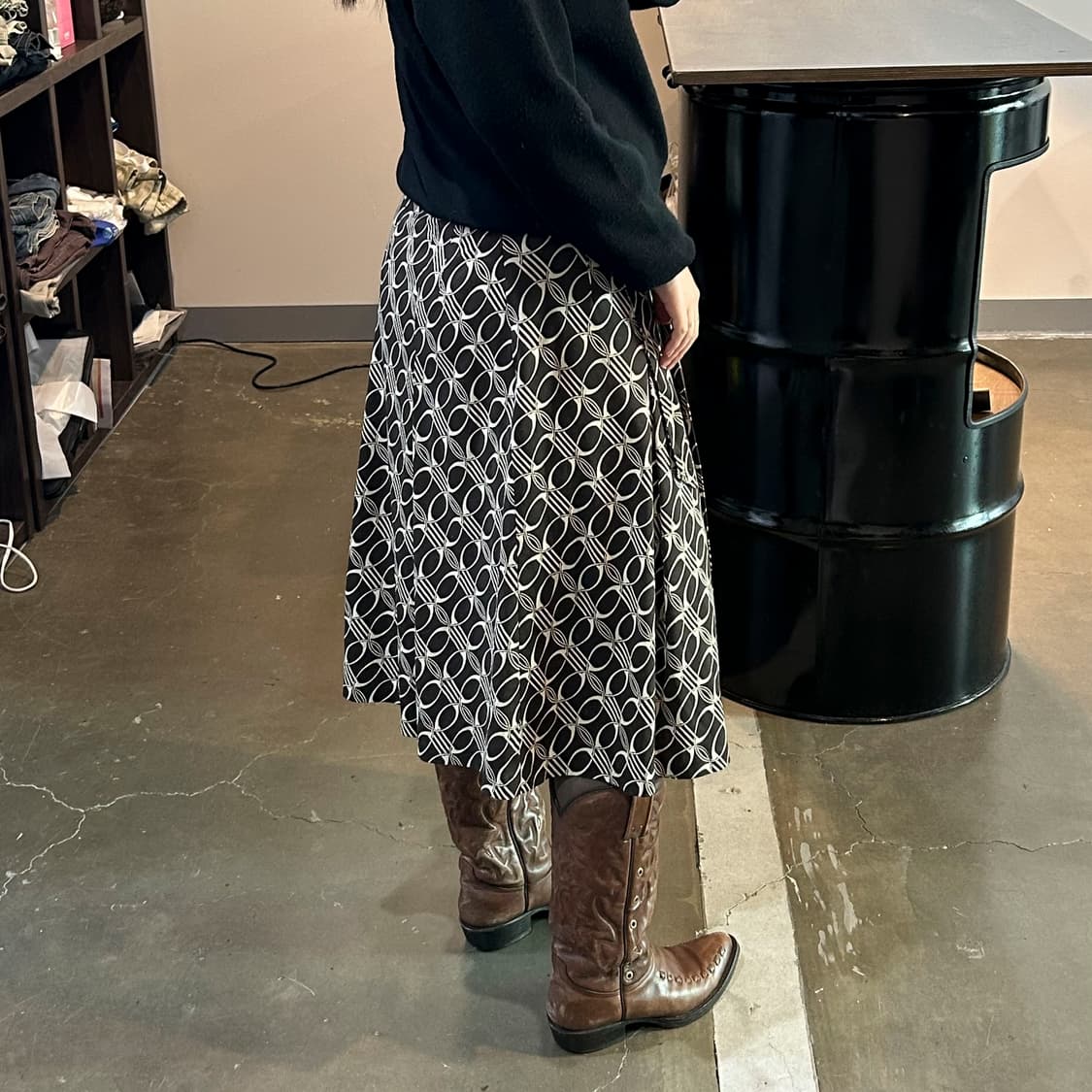 브라운 패턴 미디 스커트 상품이미지2