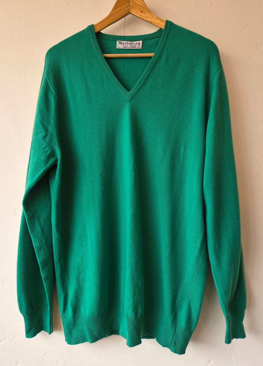 버버리 남성 캐시미어 브이넥니트 상품이미지1