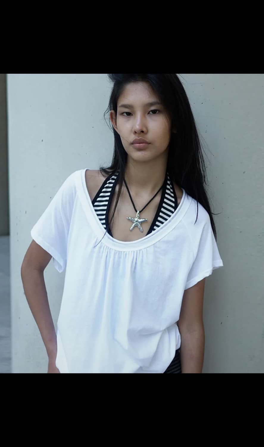  Cerric Round Drawstring Hem Top구합니다 상품이미지1