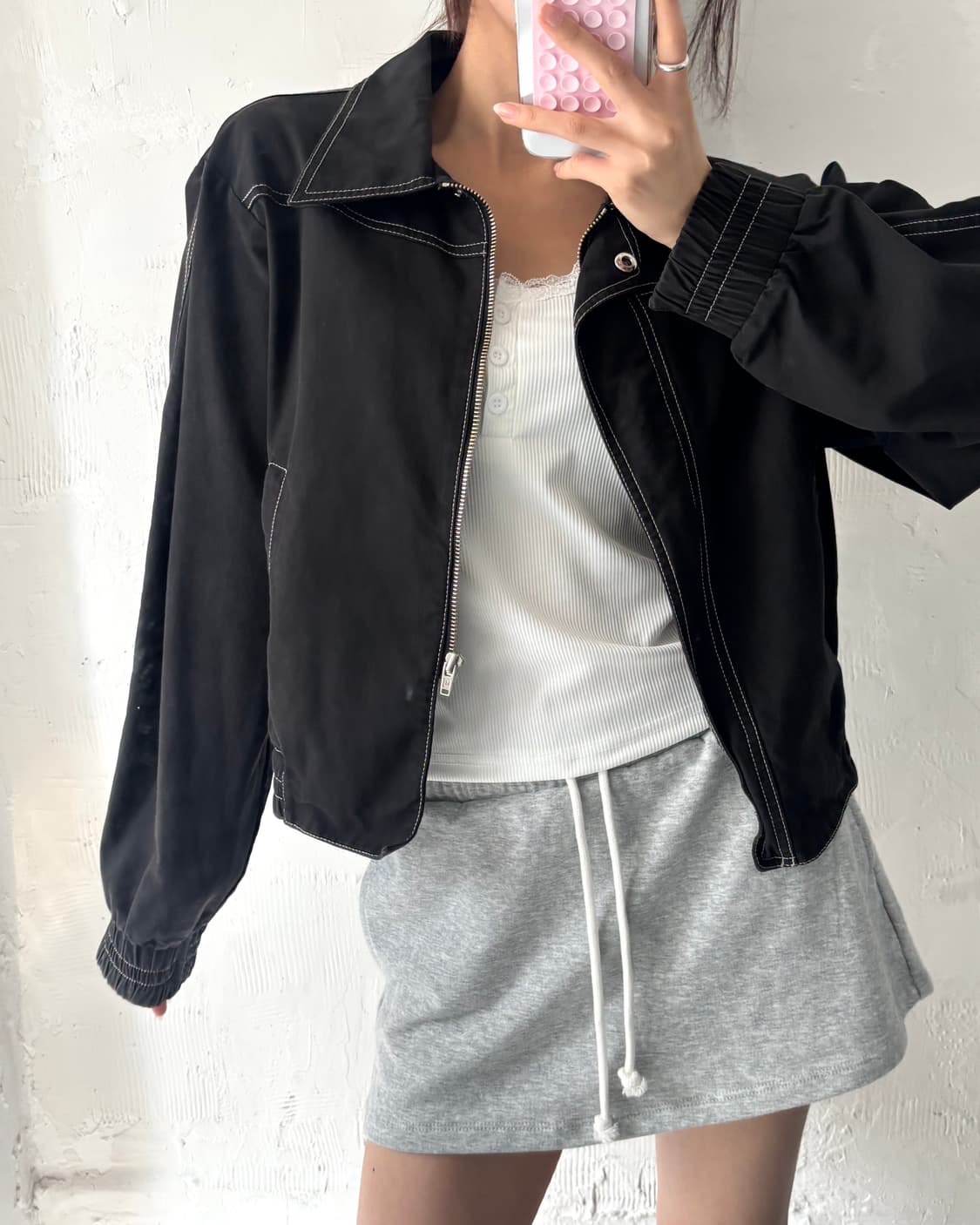 Matin Kim 마뗑킴 블랙컬러 스티치 크롭 자켓 상품이미지2