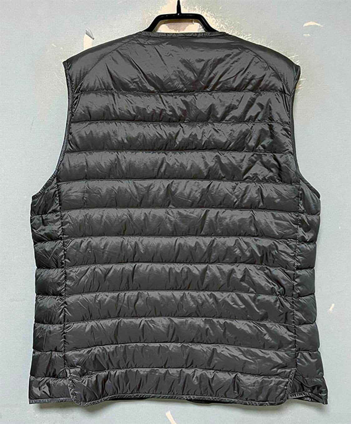 유니클로 남자 경량패딩조끼 추동 L 100 상품이미지2