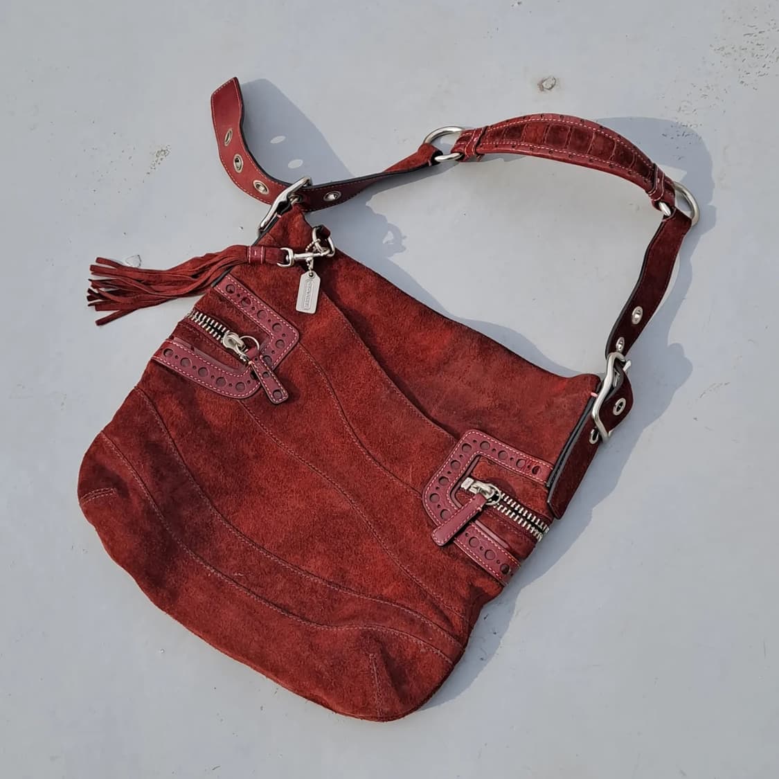 [코치] 빈티지 스웨이드 숄더백 버건디 상품이미지1