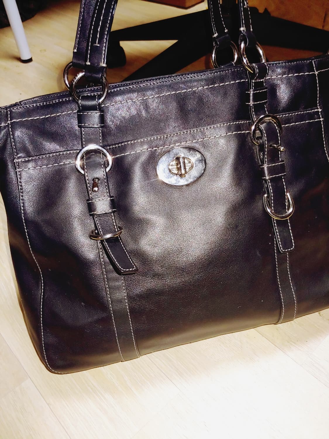 체형 커버 블랙 코치 미디움 백 상품이미지3