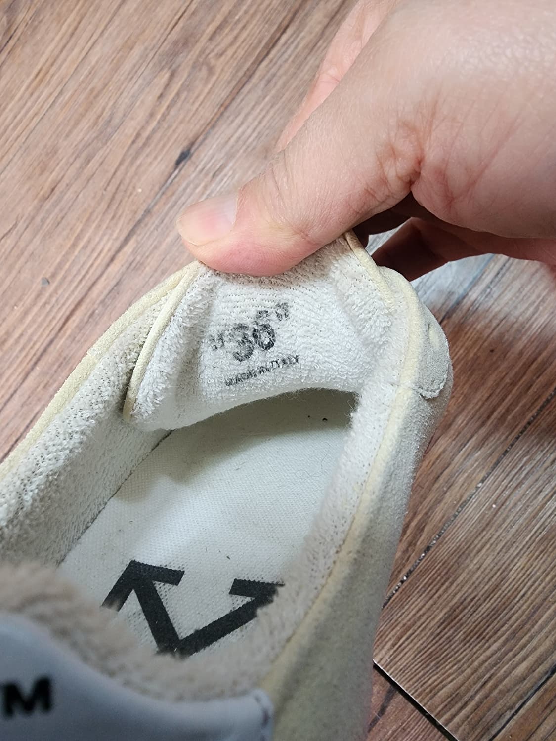 오프화이트 스웨이드 스니커즈 아이보리/핑크 상품이미지5