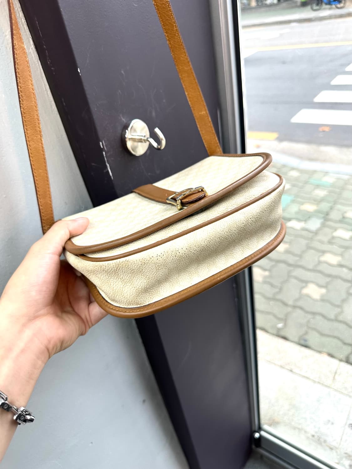 올드 셀린느 마카담 플랩 크로스백 상품이미지6