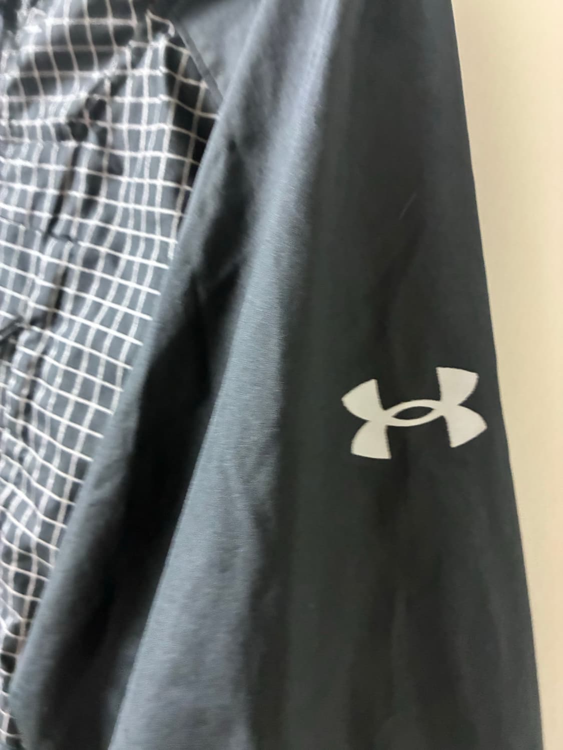 정품 언더아머 바람막이 상품이미지2