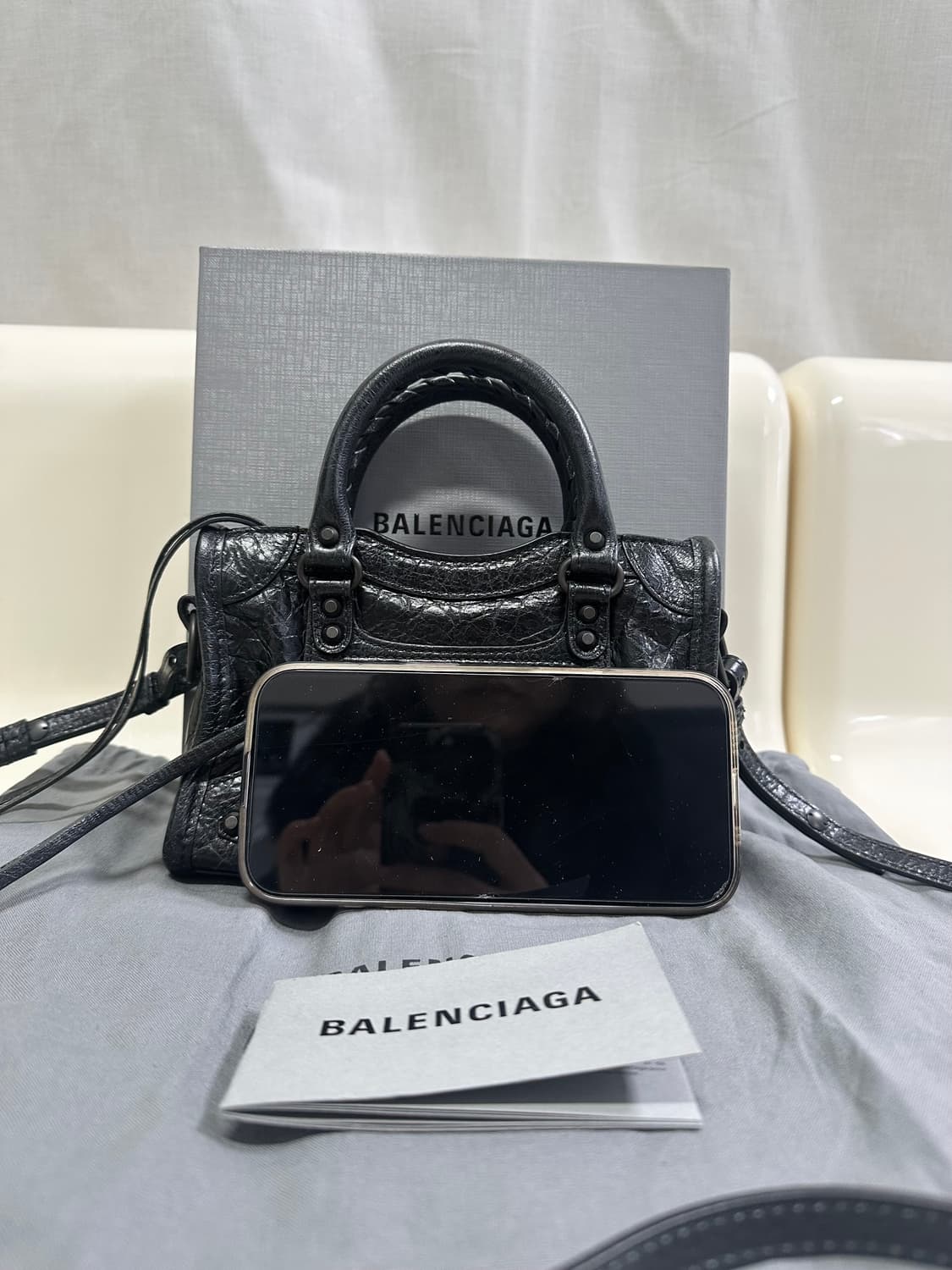 [새상품급 정품] 발렌시아가 르 시티 모터백 나노 블랙 상품이미지7