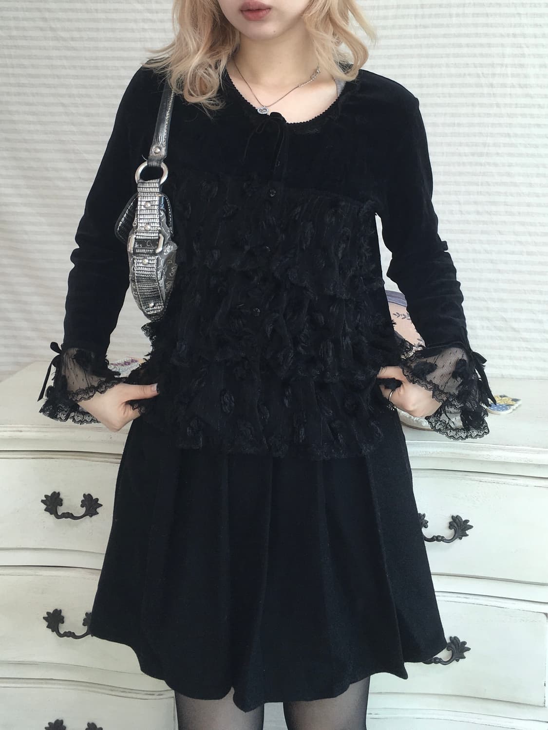 black velour fringe lace cancan blouse 상품이미지7