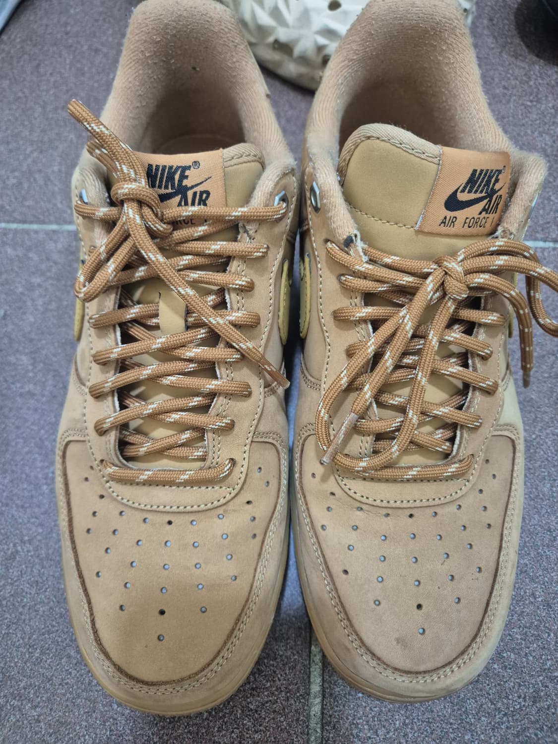 나이키 된장포스 270 판매합니다 상품이미지1