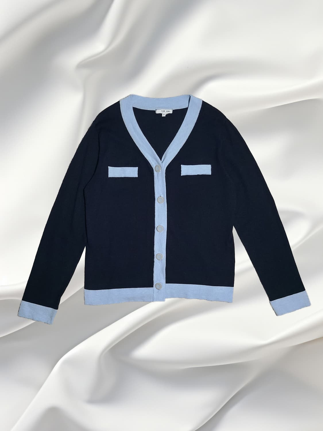 THE IZEL 배색 브이넥 니트 가디건 (네이비,소라) 상품이미지1