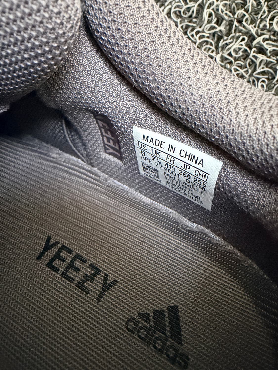 아디다스 이지 부스트 700 '모브' 상품이미지5