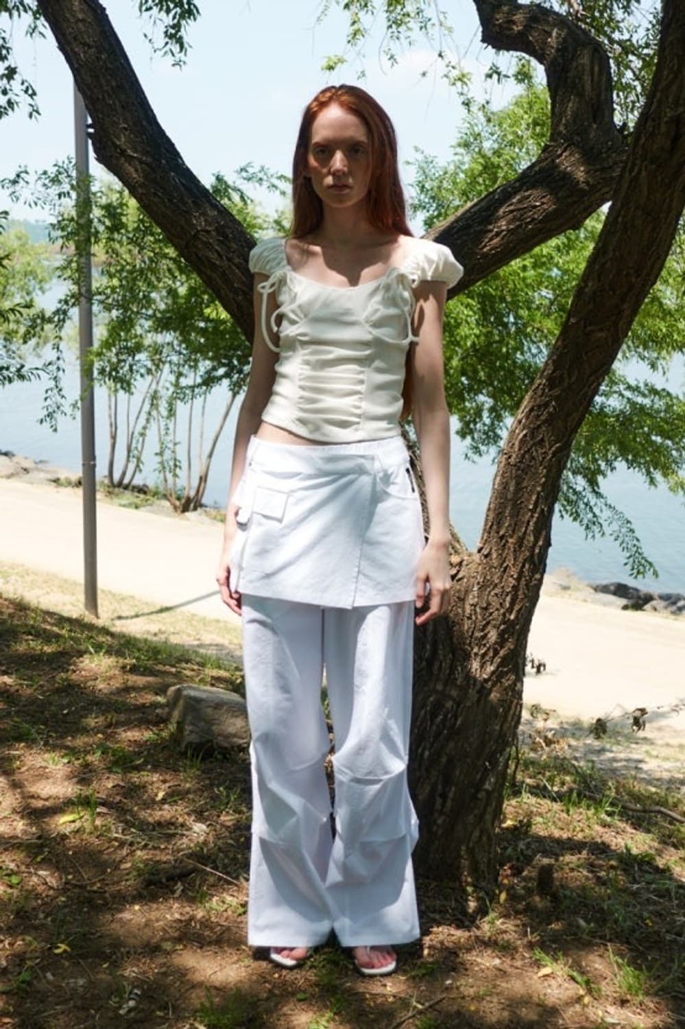 세릭 CREASE SHIRRING HALF TOP / IVORY 상품이미지1