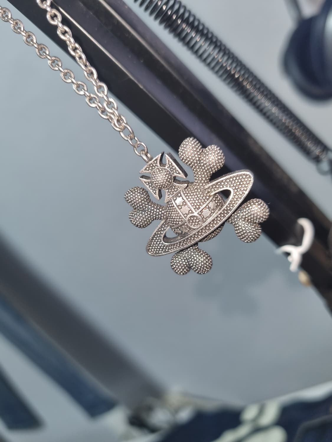 비비안웨스트우드 스컬 목걸이 상품이미지1