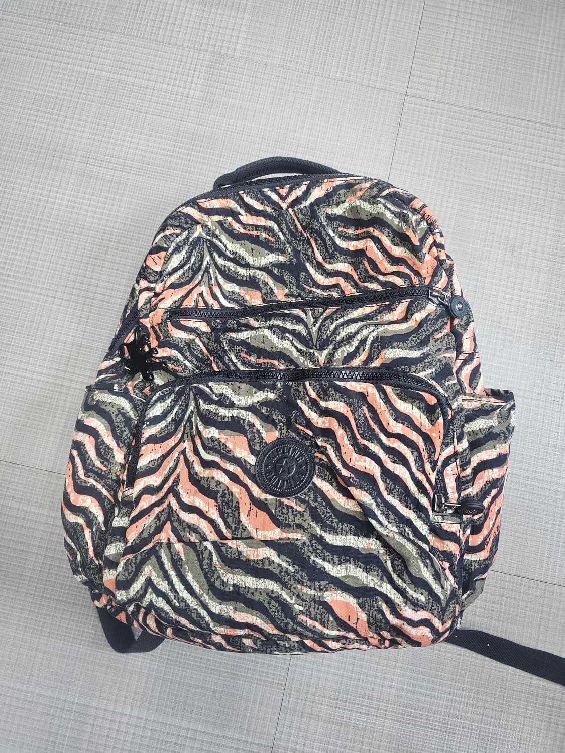 키플링 지브라 백팩 상품이미지1