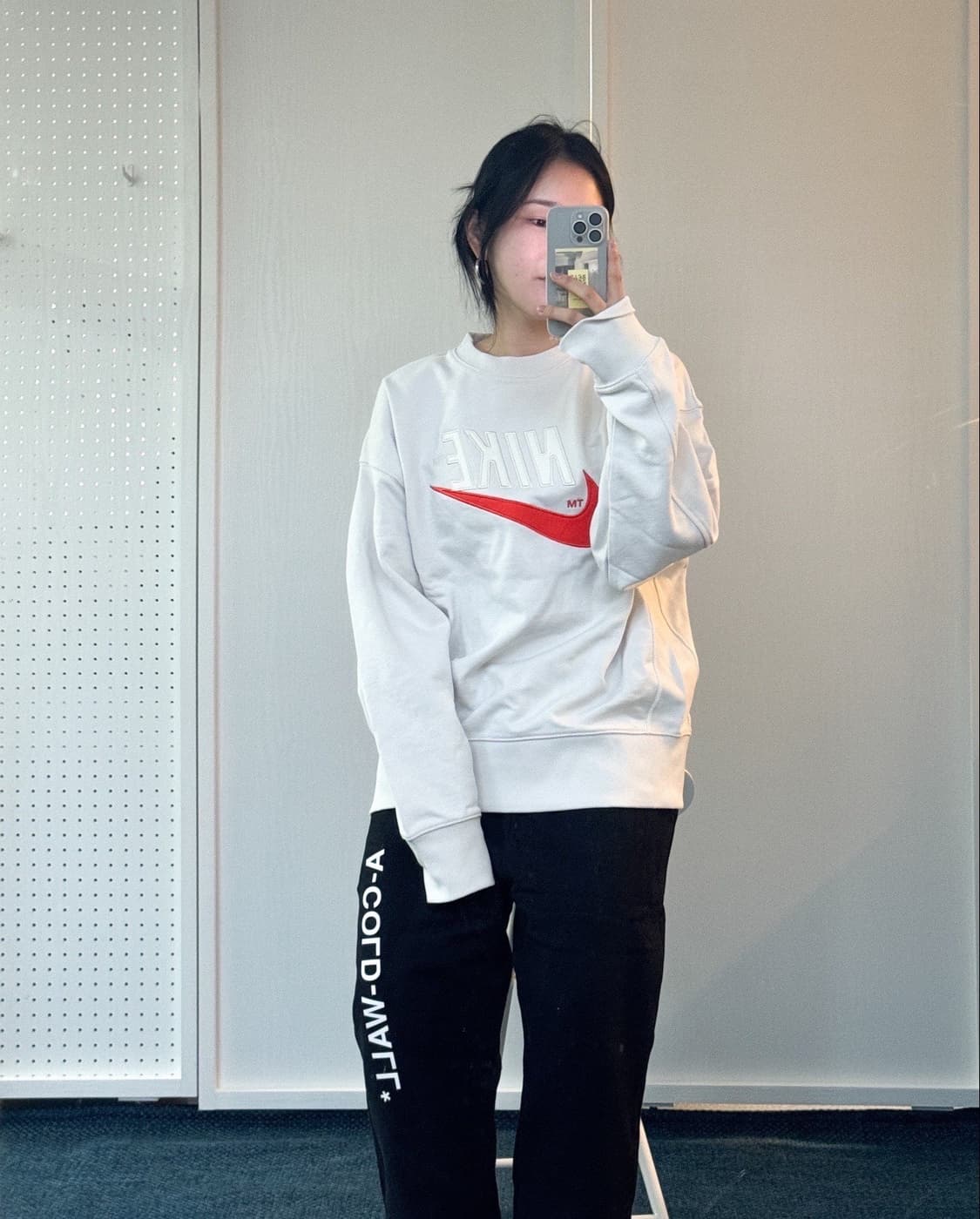 (정품/새상품) NIKE 나이키 공용 트랜디 클래식 크루 맨투맨 상품이미지4