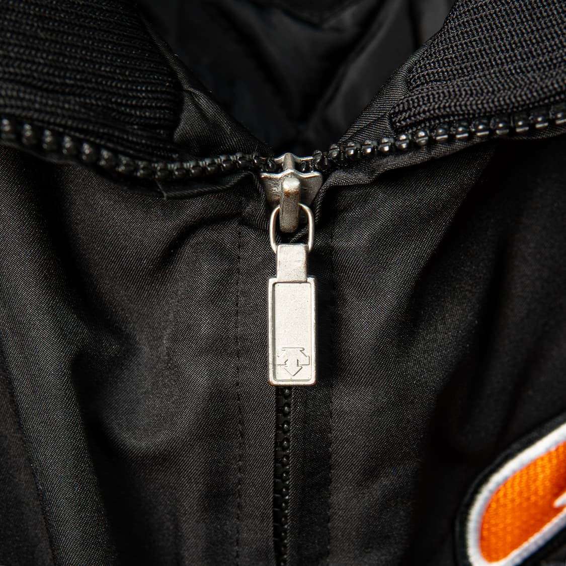 [105] 데상트 패디드 베이스볼 자켓 한화이글스 블랙+오렌지  상품이미지3