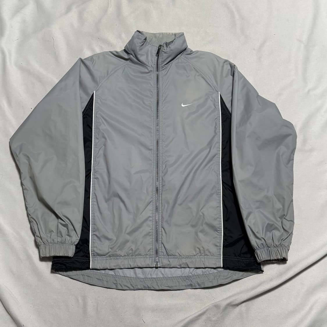 M 나이키 내장후드 그레이 배색 바람막이 상품이미지2