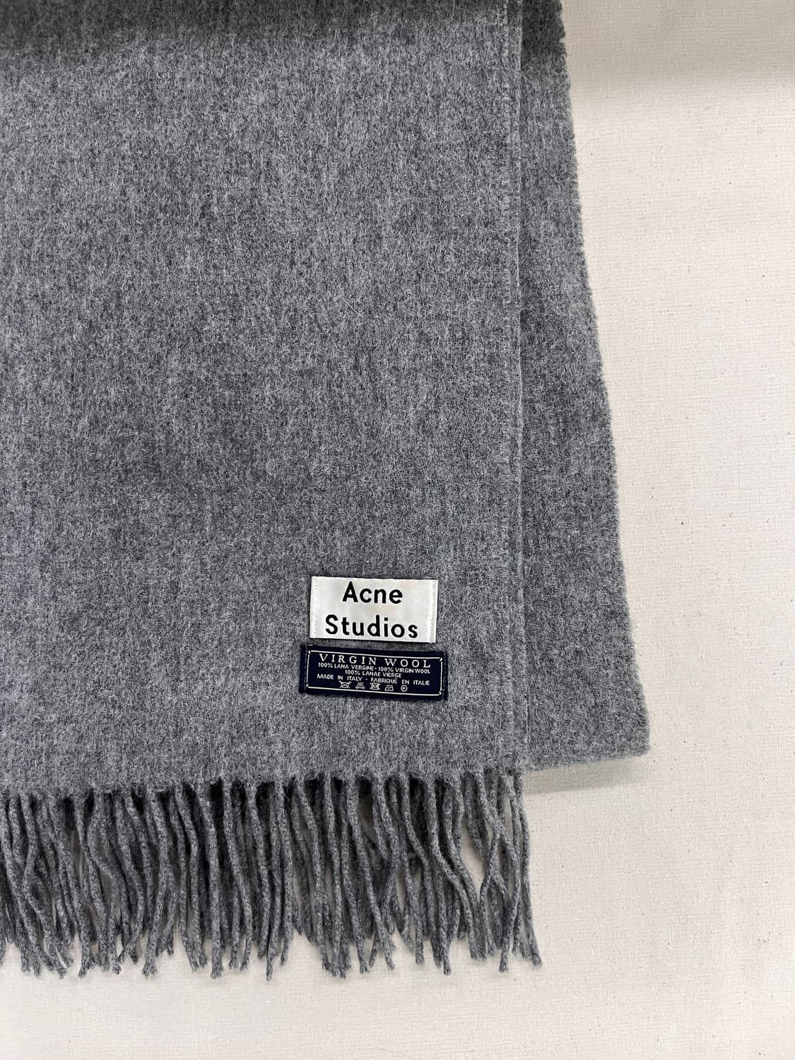 아크네 스튜디오 머플러 상품이미지2