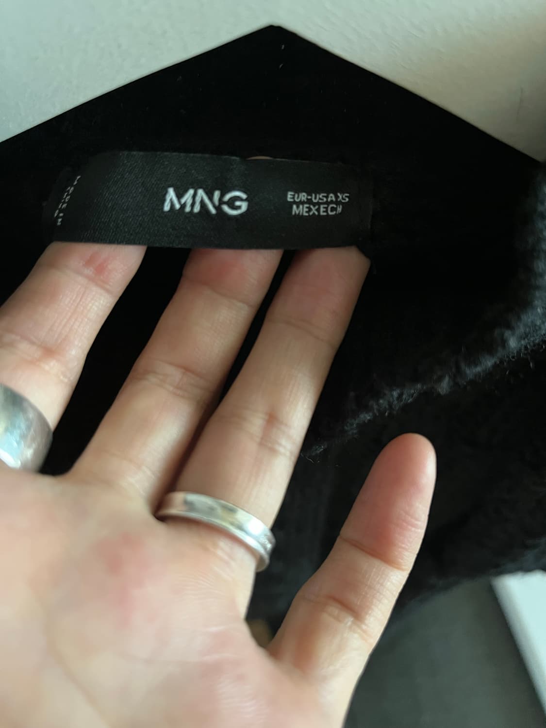 폼폼 꽈배기 니트 상품이미지4