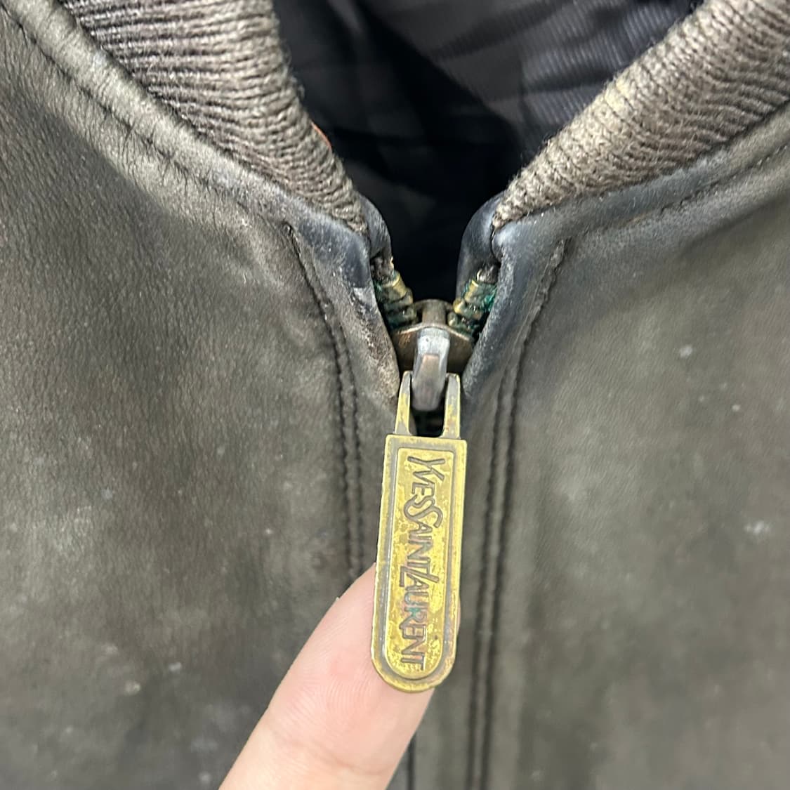 입생로랑 양가죽 스웨이드 봄버 자켓 상품이미지7