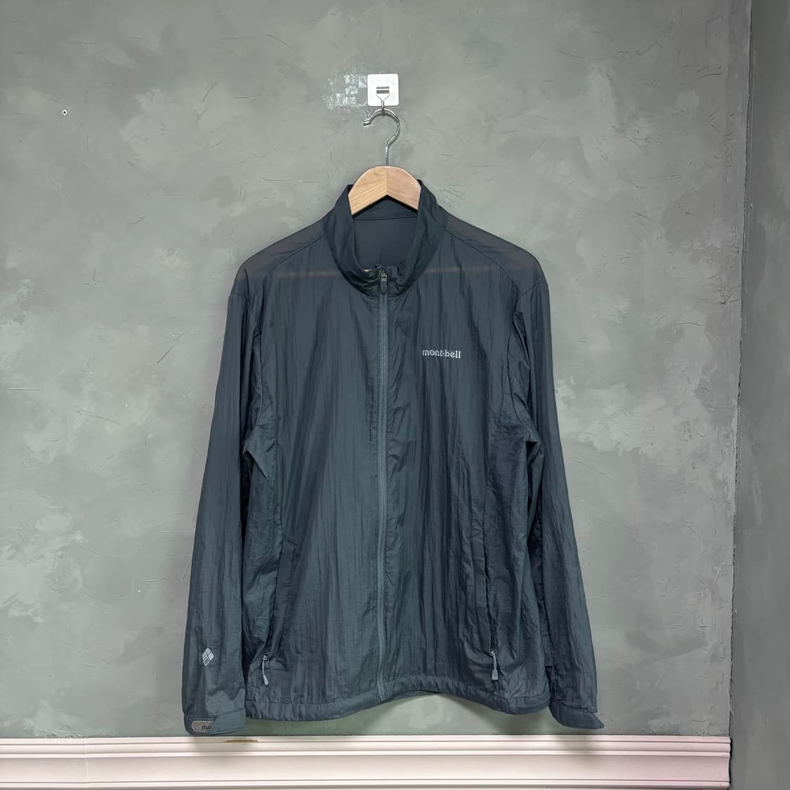 몽벨 바람막이 그레이 상품이미지1