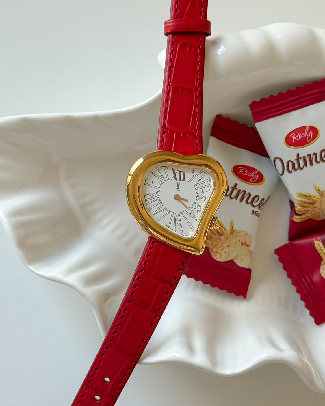 입생로랑 40주년 하트 시계 상품이미지1