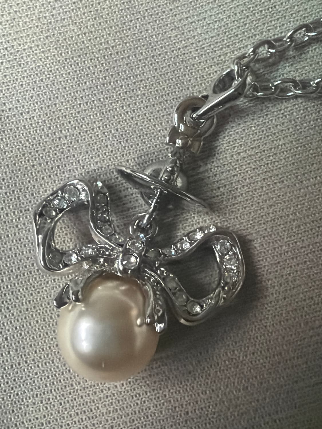 비비안웨스트우드 빈티지 펄드롭 리본ORB 네크리스 상품이미지5