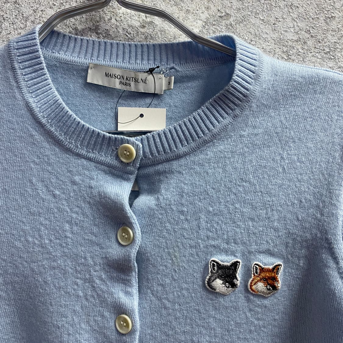 메종키츠네 더블 폭스와펜 스카이 가디건 B4556 상품이미지3