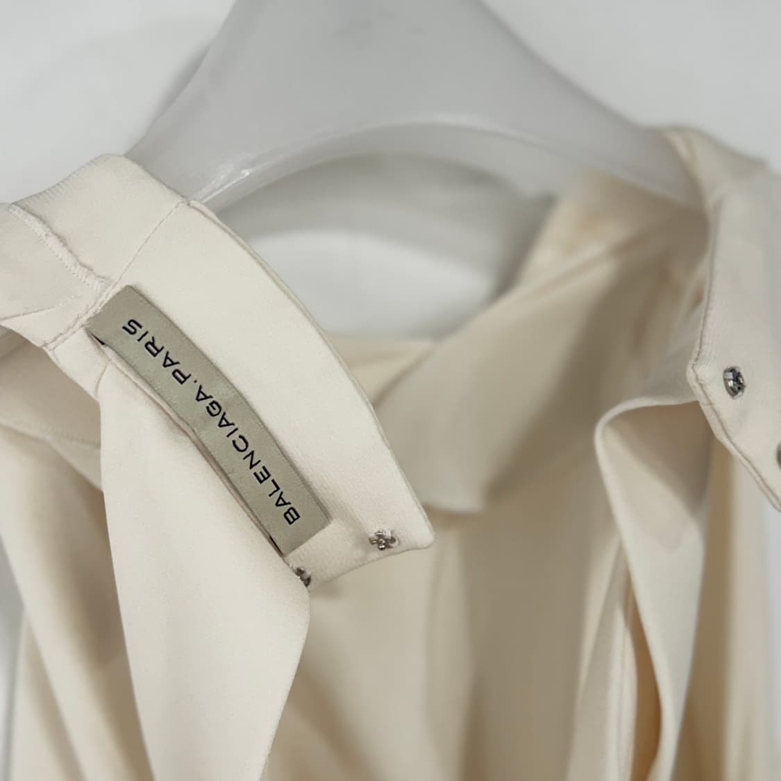 발렌시아가 드레이프 넥 실크 베스트 상품이미지2