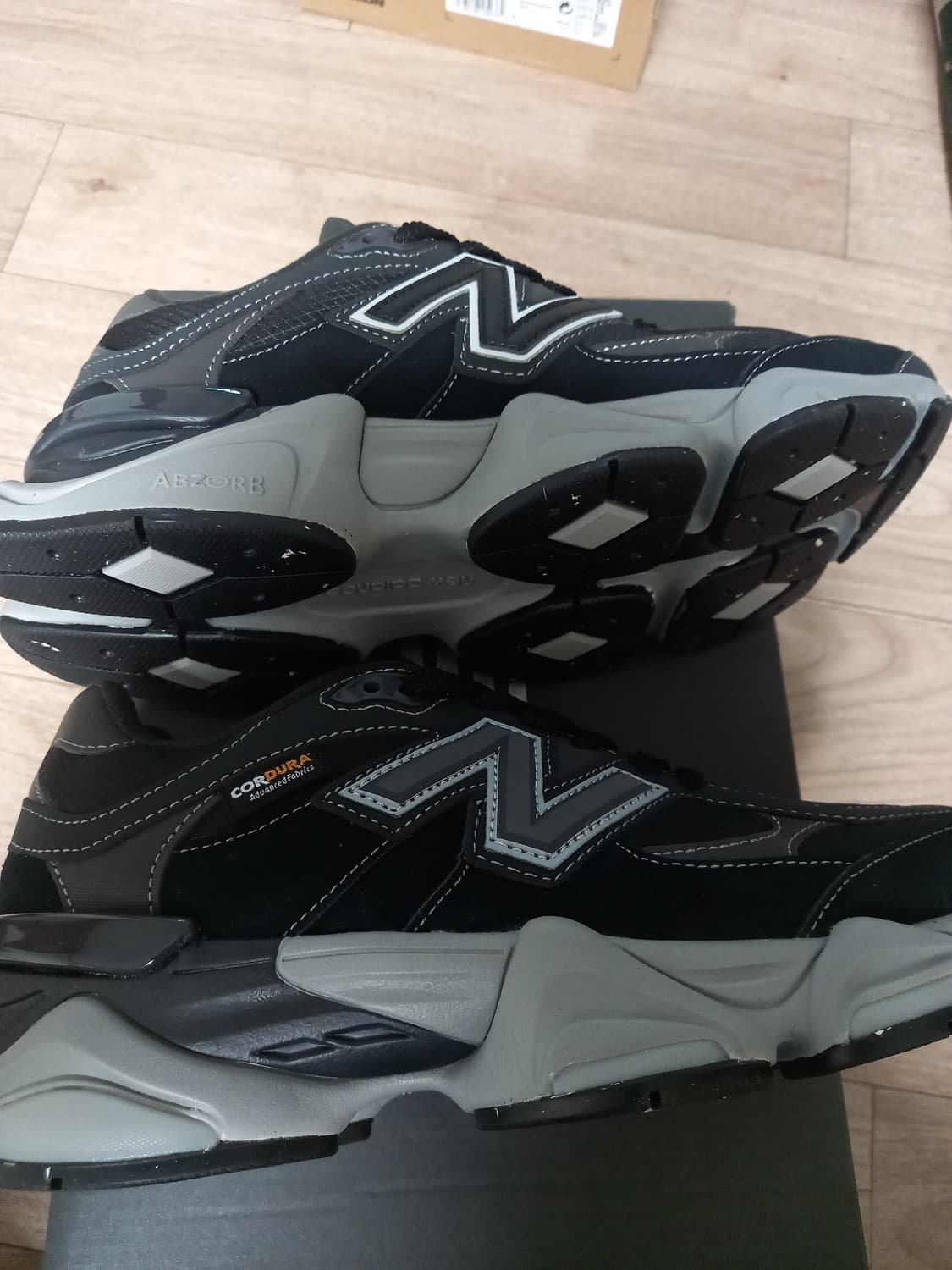 뉴발란스 블랙 9060 새상품   42.5 상품이미지4