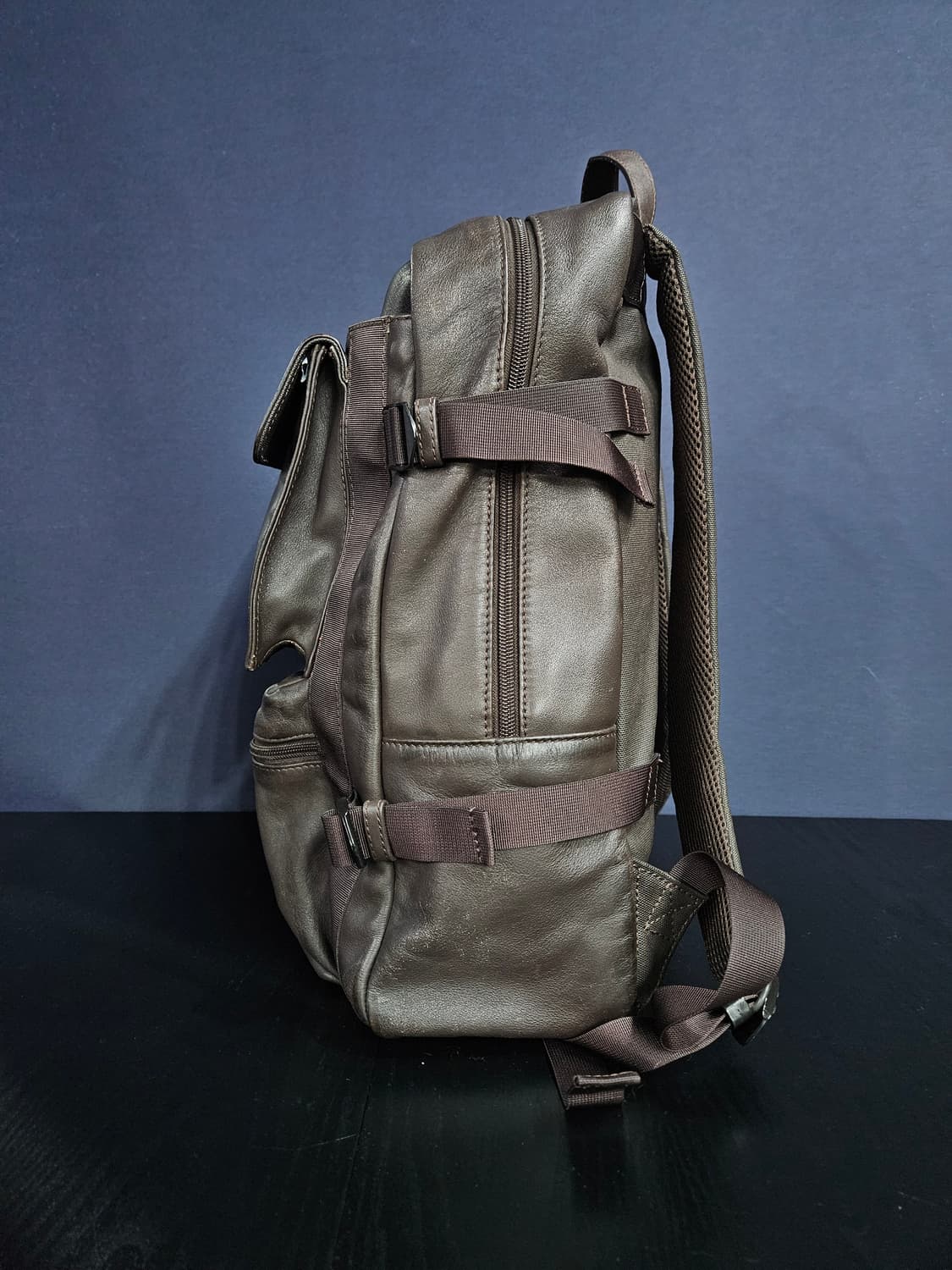 만다리나덕 브라운컬러 가죽 백팩  상품이미지2