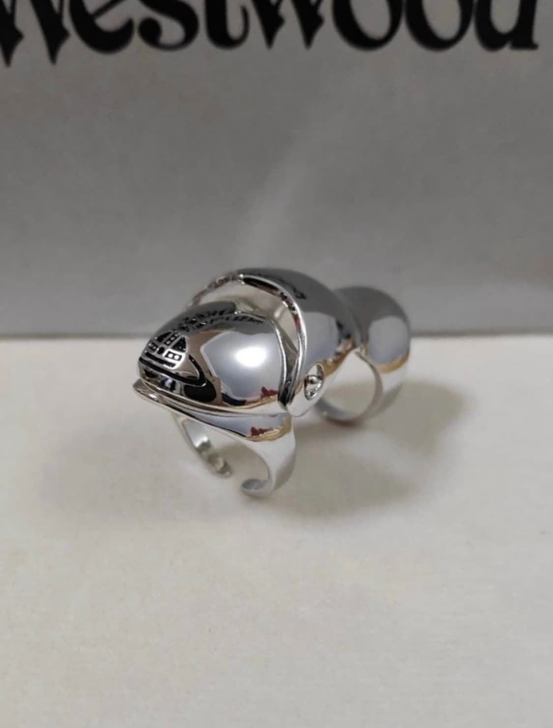 비비안웨스트우드 아카이브 블랙orb 각인 실버 너클링 반지 상품이미지1