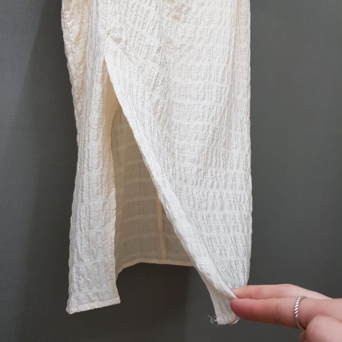 한섬 마인 MINE 트위스트 롱 원피스 76-90-155사이즈 상품이미지4